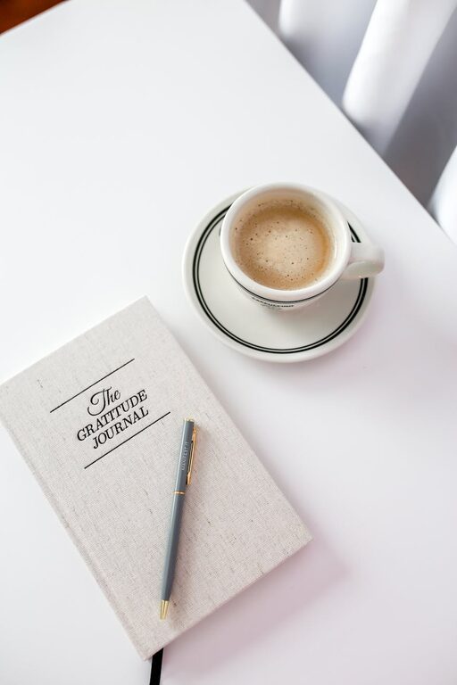 Jak zacząć prowadzić dziennik wdzięczności i poprawić swoje samopoczucie