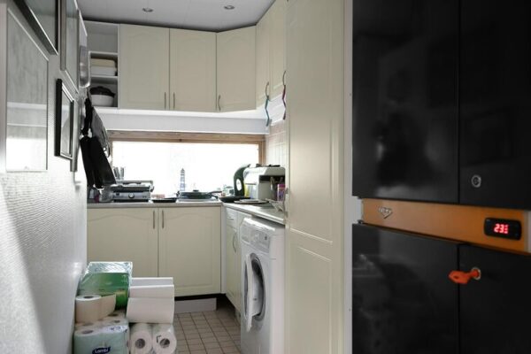 Praktyczne porady dotyczące organizacji przestrzeni w małym mieszkaniu