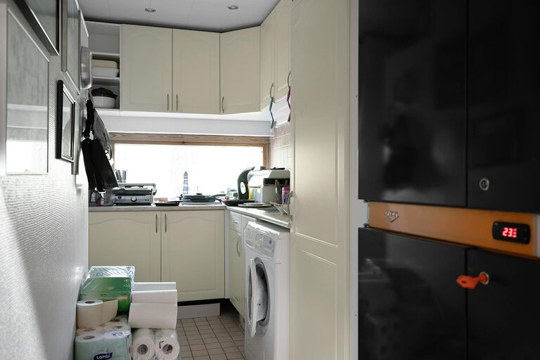 Praktyczne porady dotyczące organizacji przestrzeni w małym mieszkaniu